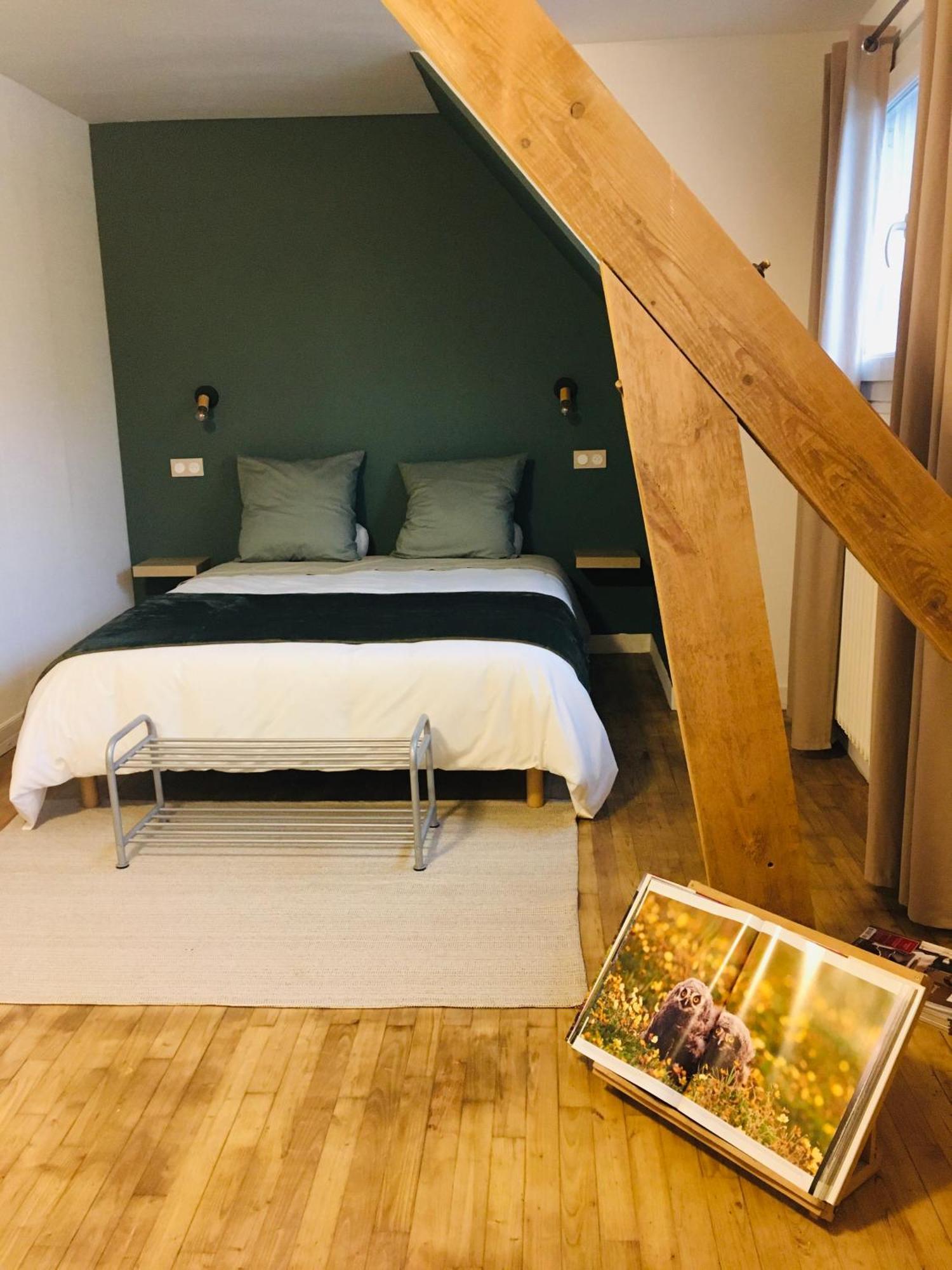 Les Remparts Bed & Breakfast Chateauneuf-du-Faou Exterior photo